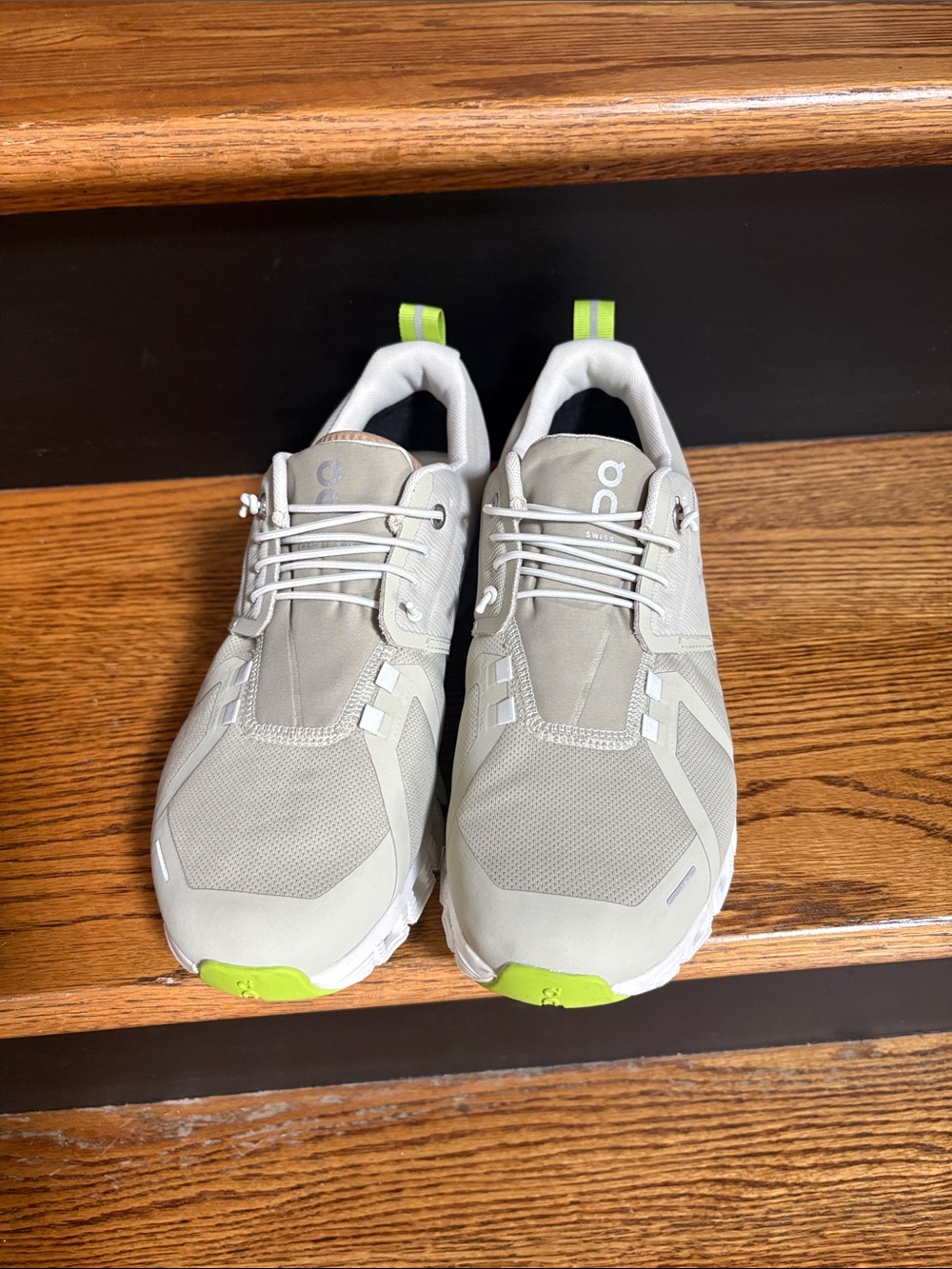 On Running Cloud women’s Running Shoes - Light Green with Lime Accent NEW
